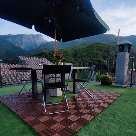 Casa Vacanze Al Colletto - Con Terrazza Panoramica In Centro Storico Vagli di Sotto Exterior foto